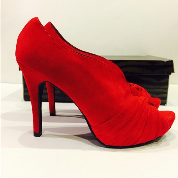 Red  open toe heel - Picture 2 of 8